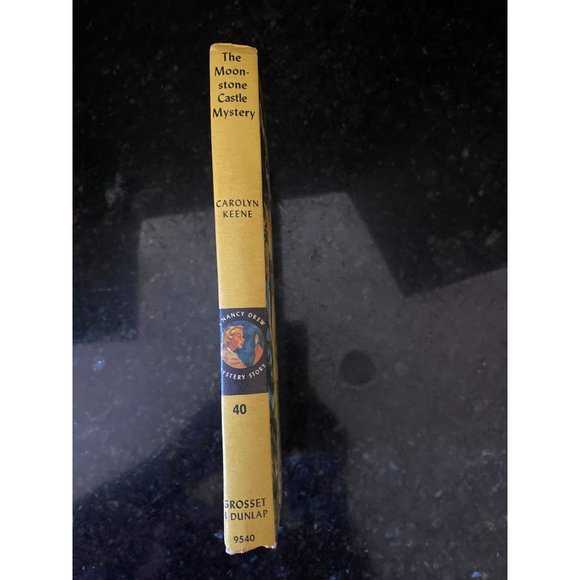 Nancy Drew "The Moonstone Castle Mystery", #40, 1963 - Picture 2 of 5